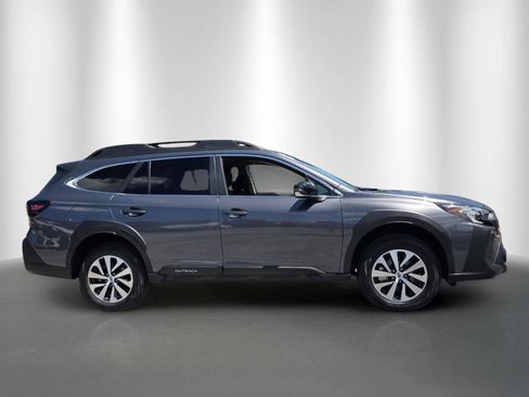 Used 2025 Subaru Outback Premium AWD/4WD image 8