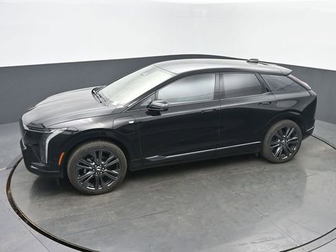 New 2026 Cadillac Optiq Sport 2 w/ LPO, Floor Liner Package image 39