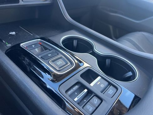 Used 2023 Honda Pilot Touring image 18