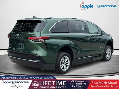 Used 2026 Toyota Sienna Limited FWD image 3