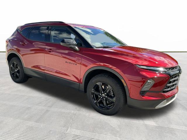 Used 2024 Chevrolet Blazer LT w/ Convenience Package AWD/4WD image 2