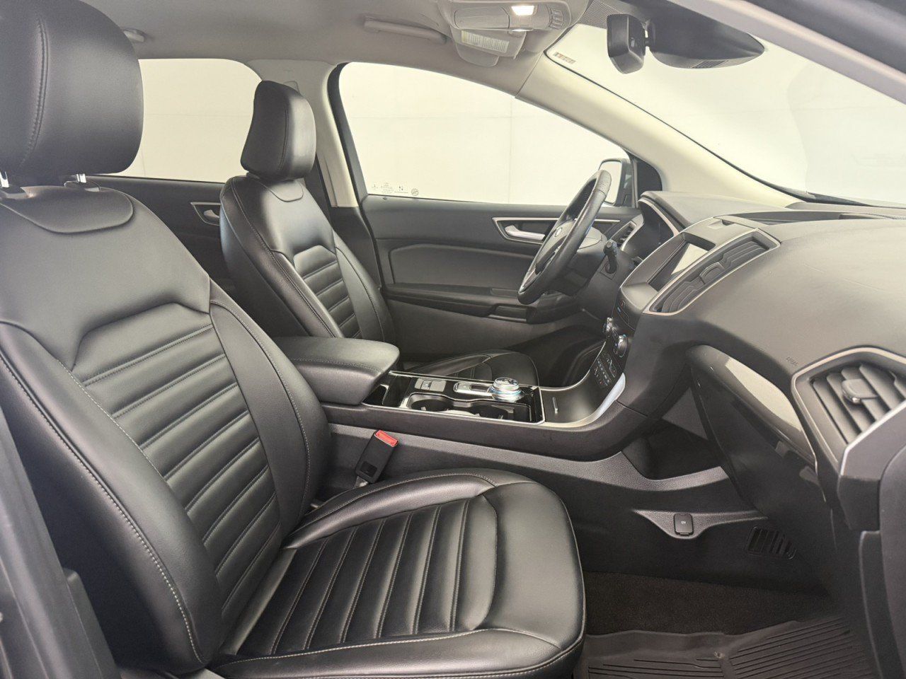 Used 2020 Ford Edge SEL w/ Convenience Package AWD/4WD image 10