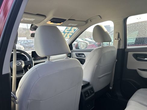 Used 2025 Nissan Rogue SV image 16