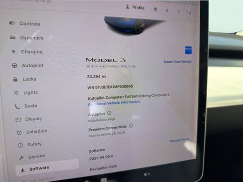 Used 2021 Tesla Model 3 Standard Range Plus image 2