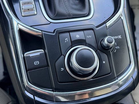 Used 2018 MAZDA CX-9 Touring FWD image 47