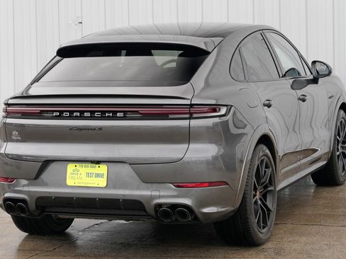 Used 2025 Porsche Cayenne S image 55