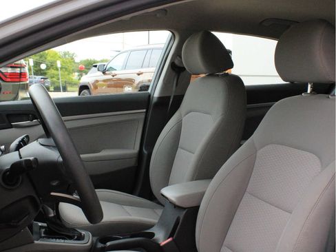 Used 2020 Hyundai Elantra SE w/ Cargo Package (C1) FWD image 10