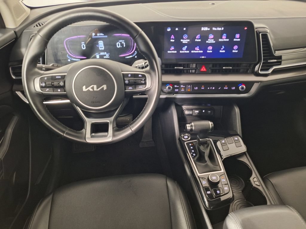 Used 2025 Kia Sportage EX FWD image 11