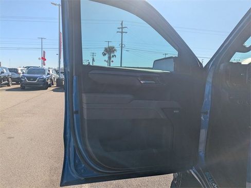 Used 2022 Chevrolet Silverado 1500 ZR2 w/ Technology Package image 10