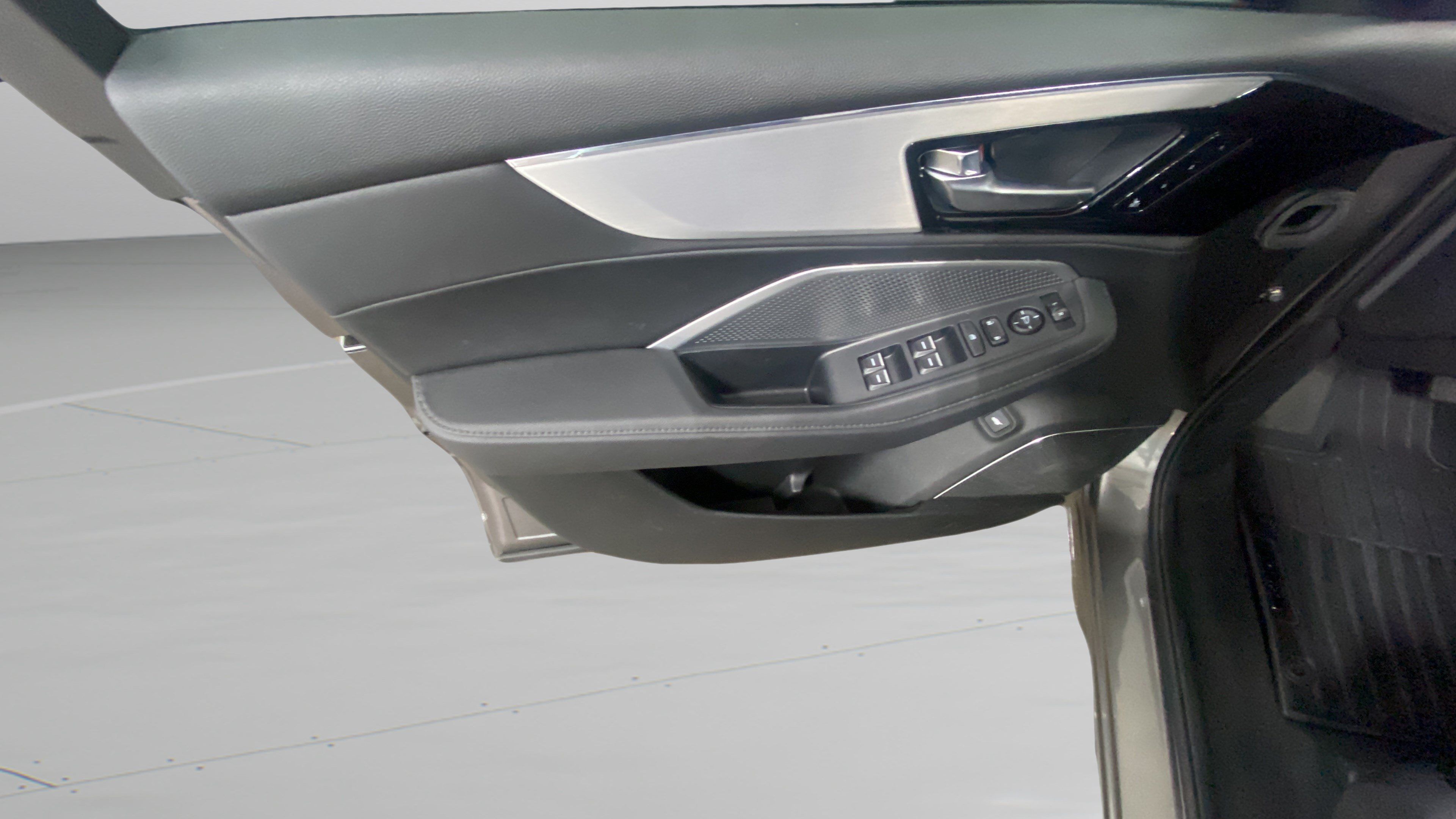 Used 2026 Acura MDX FWD image 11