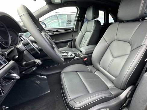 Used 2024 Porsche Macan image 5