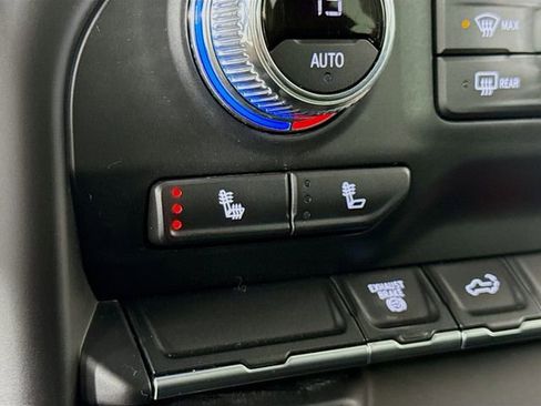 Used 2022 GMC Sierra 3500 SLE w/ SLE Value Package image 19