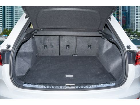 Used 2025 Audi Q3 2.0T Premium image 9