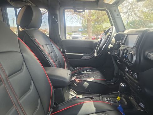 Used 2014 Jeep Wrangler Unlimited Sport w/ Quick Order Package 24S AWD/4WD image 10