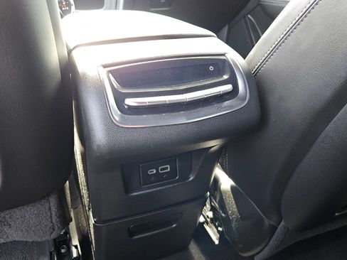 Used 2022 Cadillac XT6 Premium Luxury FWD image 22