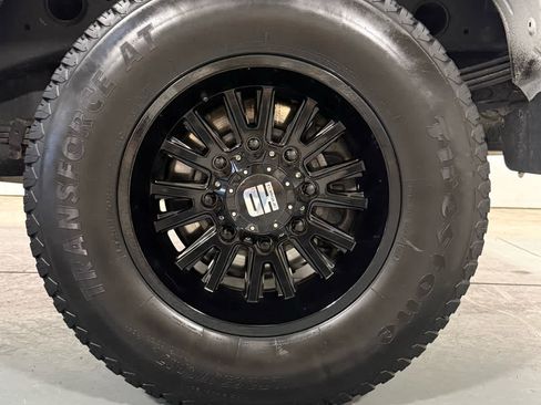 Used 2025 Chevrolet Silverado 2500 LT w/ Convenience Package image 9