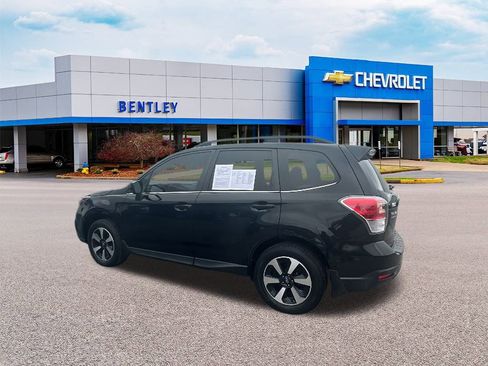 Used 2017 Subaru Forester 2.5i Limited image 3