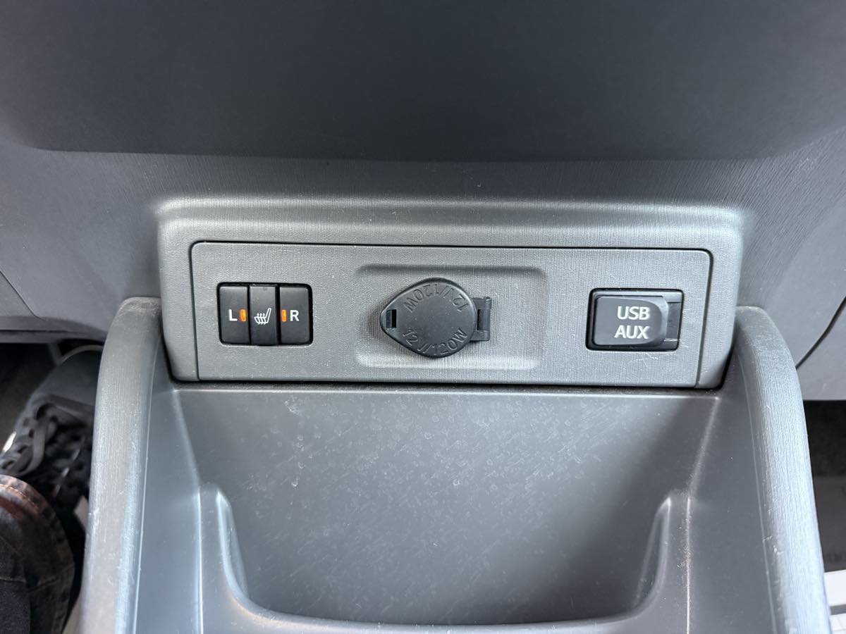 Used 2012 Toyota Prius V Five FWD image 22