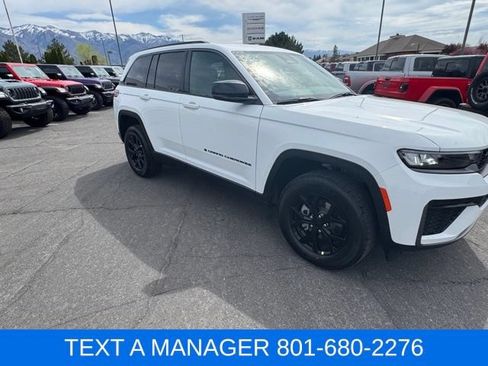 New 2026 Jeep Grand Cherokee Altitude AWD/4WD image 10