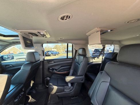 Used 2019 Chevrolet Suburban Premier image 7