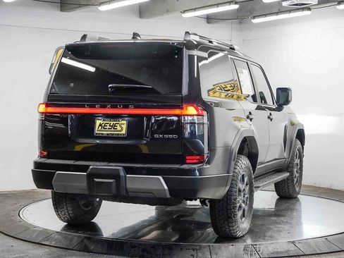 Used 2026 Lexus GX 550 AWD/4WD image 4