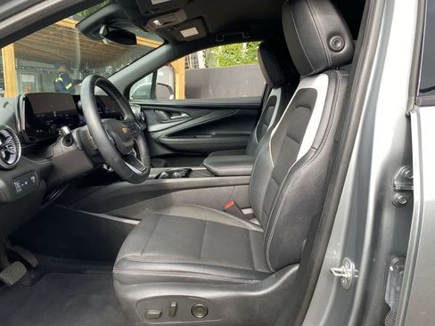 Used 2024 Chevrolet Blazer EV LT AWD/4WD image 14