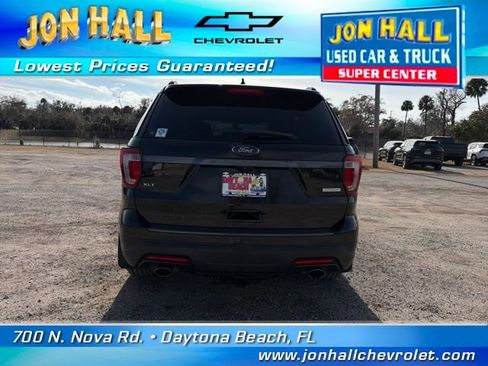 Used 2018 Ford Explorer XLT w/ Equipment Group 202A image 11