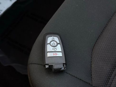 Used 2019 Ford Fusion SE FWD image 35