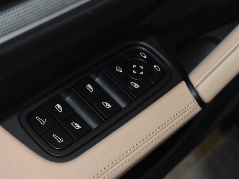 New 2026 Porsche Cayenne image 8