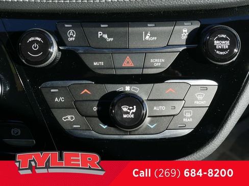 New 2026 Chrysler Pacifica Select FWD image 31