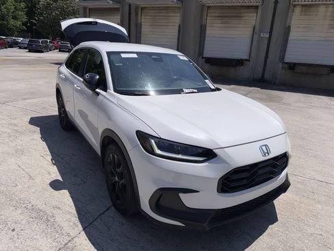 Certified 2025 Honda HR-V Sport image 13