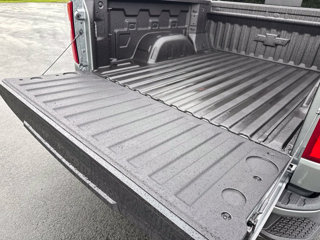 New 2026 Chevrolet Silverado 1500 RST w/ Dark Appearance Package AWD/4WD image 19