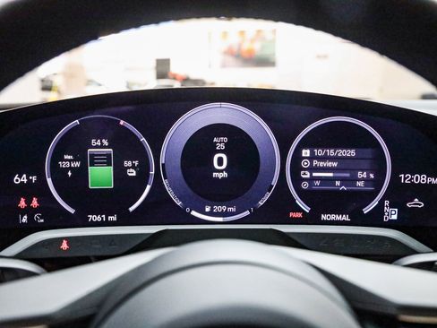 Used 2025 Porsche Taycan image 26