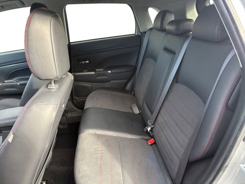 Used 2025 Mitsubishi Outlander Sport SE image 16