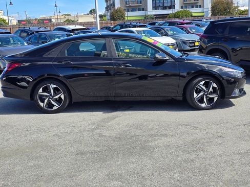 Used 2023 Hyundai Elantra SEL w/ Convenience Package FWD image 26