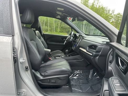 Used 2025 Subaru Forester Limited AWD/4WD image 12