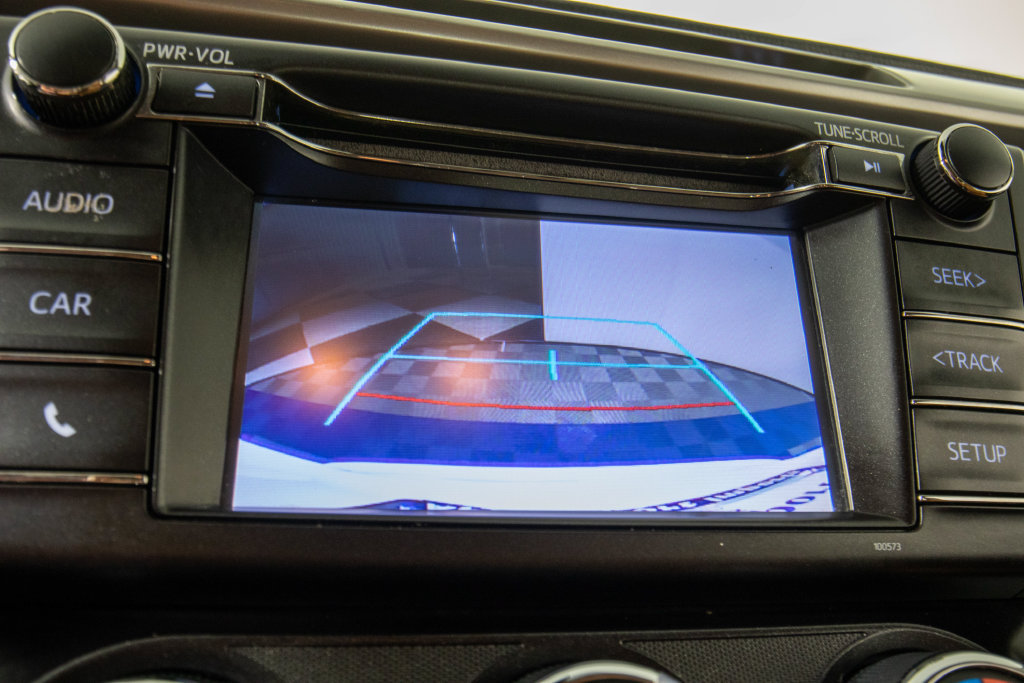 Used 2018 Toyota RAV4 LE FWD image 23