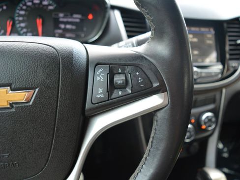 Used 2018 Chevrolet Trax LT w/ LT Convenience Package image 31
