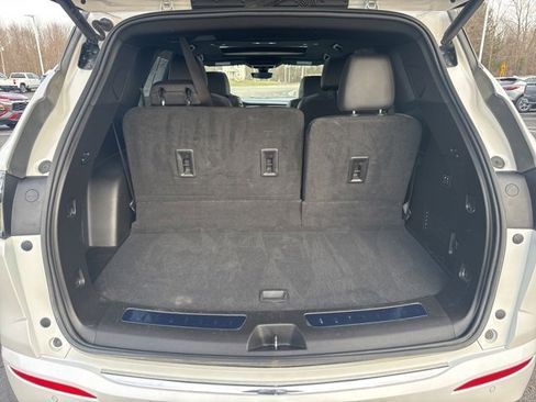 Used 2023 Buick Enclave Avenir image 22
