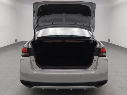 Used 2021 Nissan Versa SV image 29