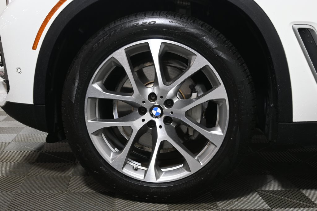 Used 2023 BMW X5 xDrive40i w/ Parking Assistance Package AWD/4WD image 12