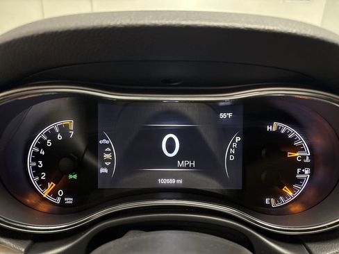 Used 2018 Jeep Grand Cherokee Limited image 34