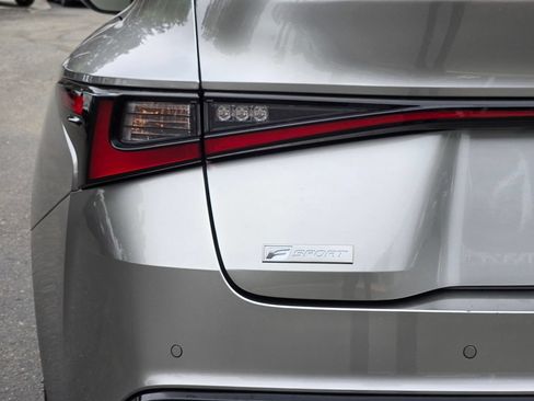 Used 2021 Lexus IS 350 F Sport RWD image 10