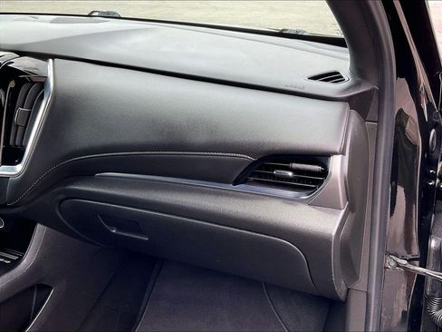 Used 2023 Chevrolet Traverse LT AWD/4WD image 13