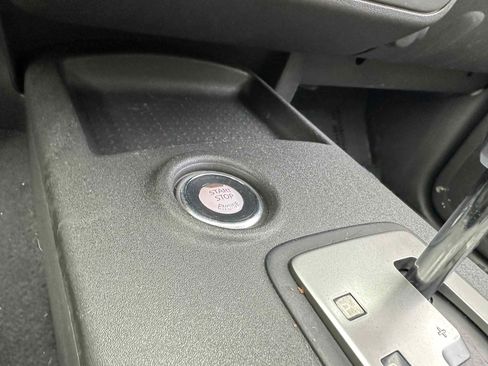 Used 2020 Nissan Frontier PRO-4X w/ Pro-4x Utility Package image 30