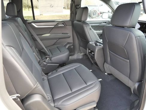 New 2026 GMC Acadia Elevation w/ Black Edition AWD/4WD image 31
