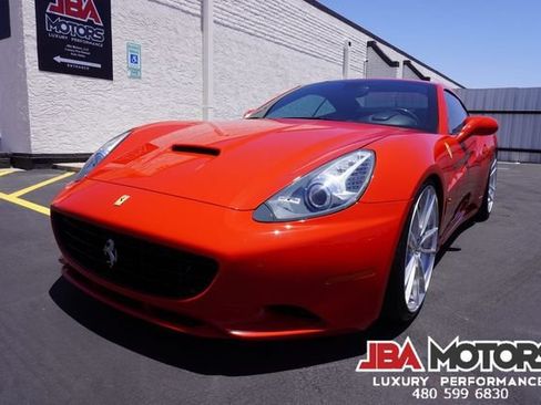 Used 2014 Ferrari California RWD image 38