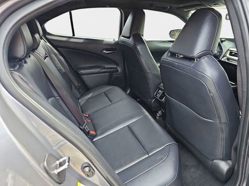 Used 2019 Lexus UX 200 FWD image 14