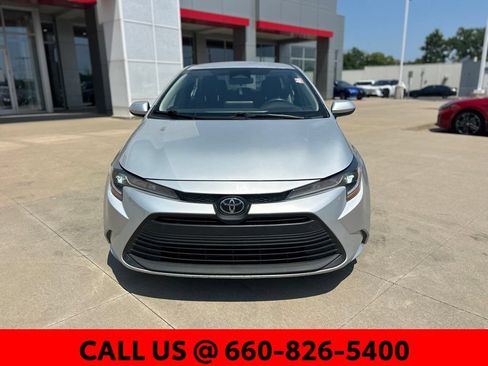 Used 2025 Toyota Corolla LE FWD image 3