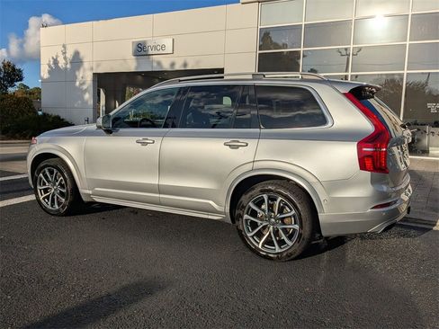 Used 2018 Volvo XC90 T6 Momentum w/ Convenience Package image 11